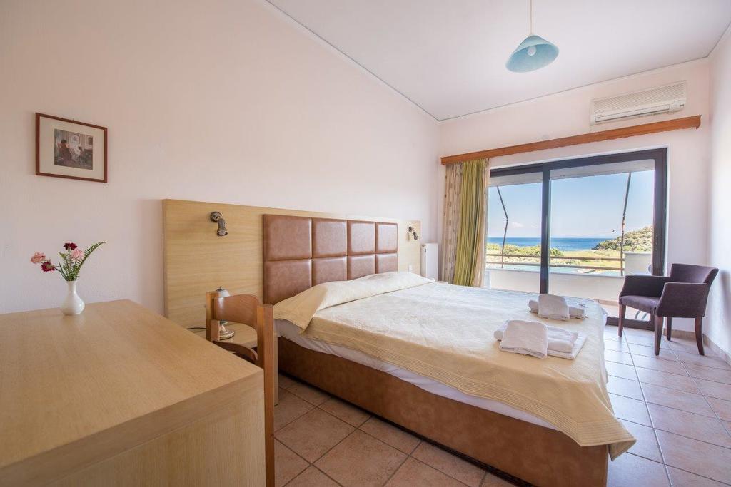 Blue Bay Hotel Charamida Екстер'єр фото